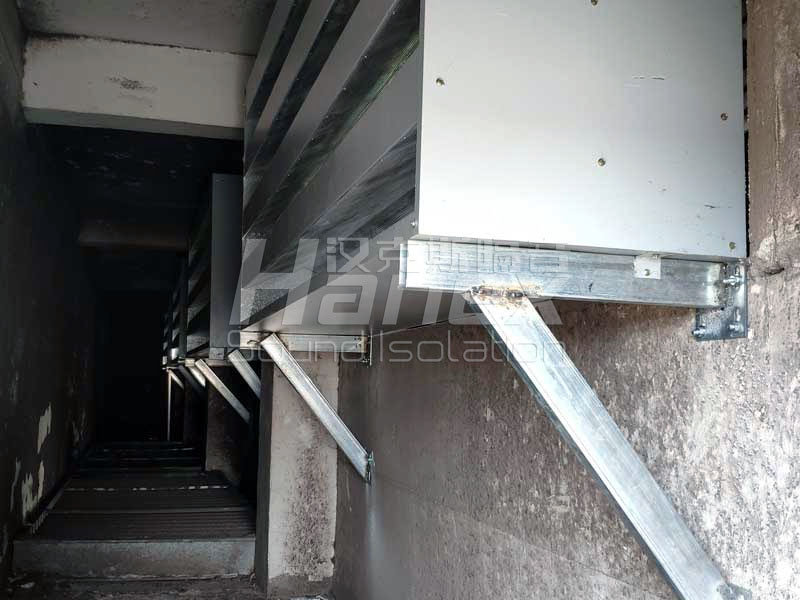 華孚色紡二分廠風機房噪聲治理案例1 華孚色紡二分廠風機房噪聲治理案例1