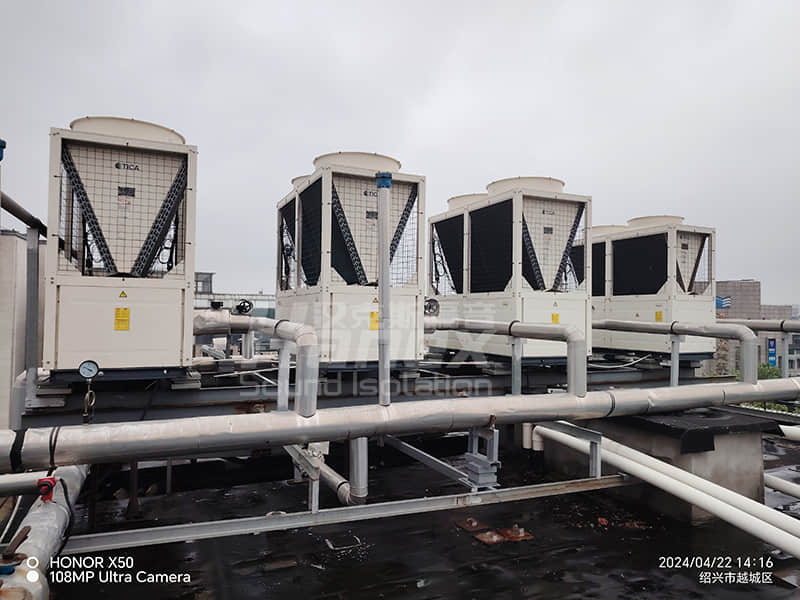 風冷熱泵機組噪音大怎么解決？